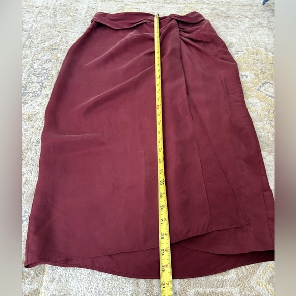 RAG & BONE Amber twist-front silk crepe de chine midi skirt - Picture 5 of 11